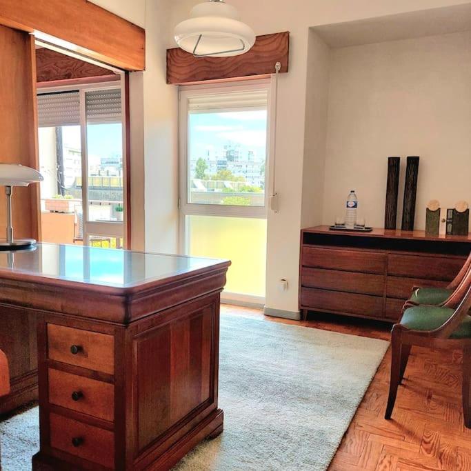 Oliva 50 - 4br, Office And Balcony Lisbon